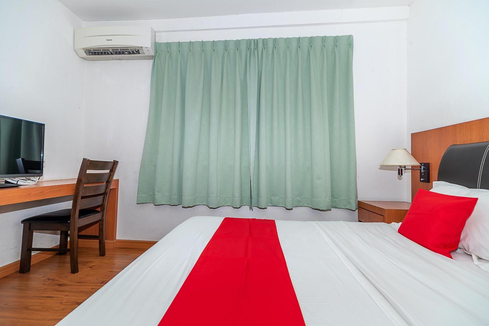 Hotel OYO 90036 Eagle Wood Garden Membakut Exterior foto
