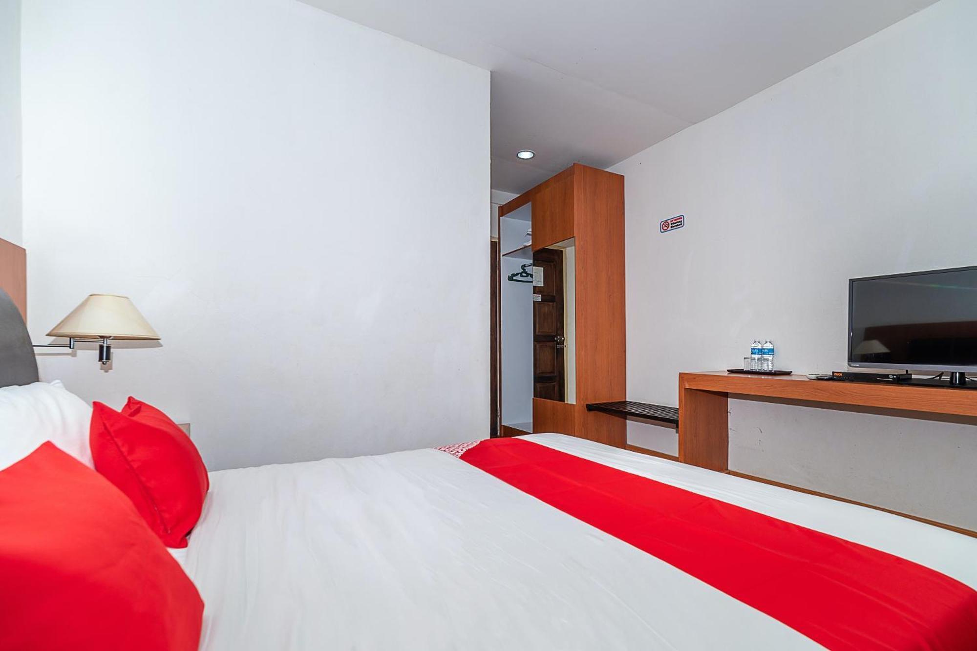 Hotel OYO 90036 Eagle Wood Garden Membakut Exterior foto