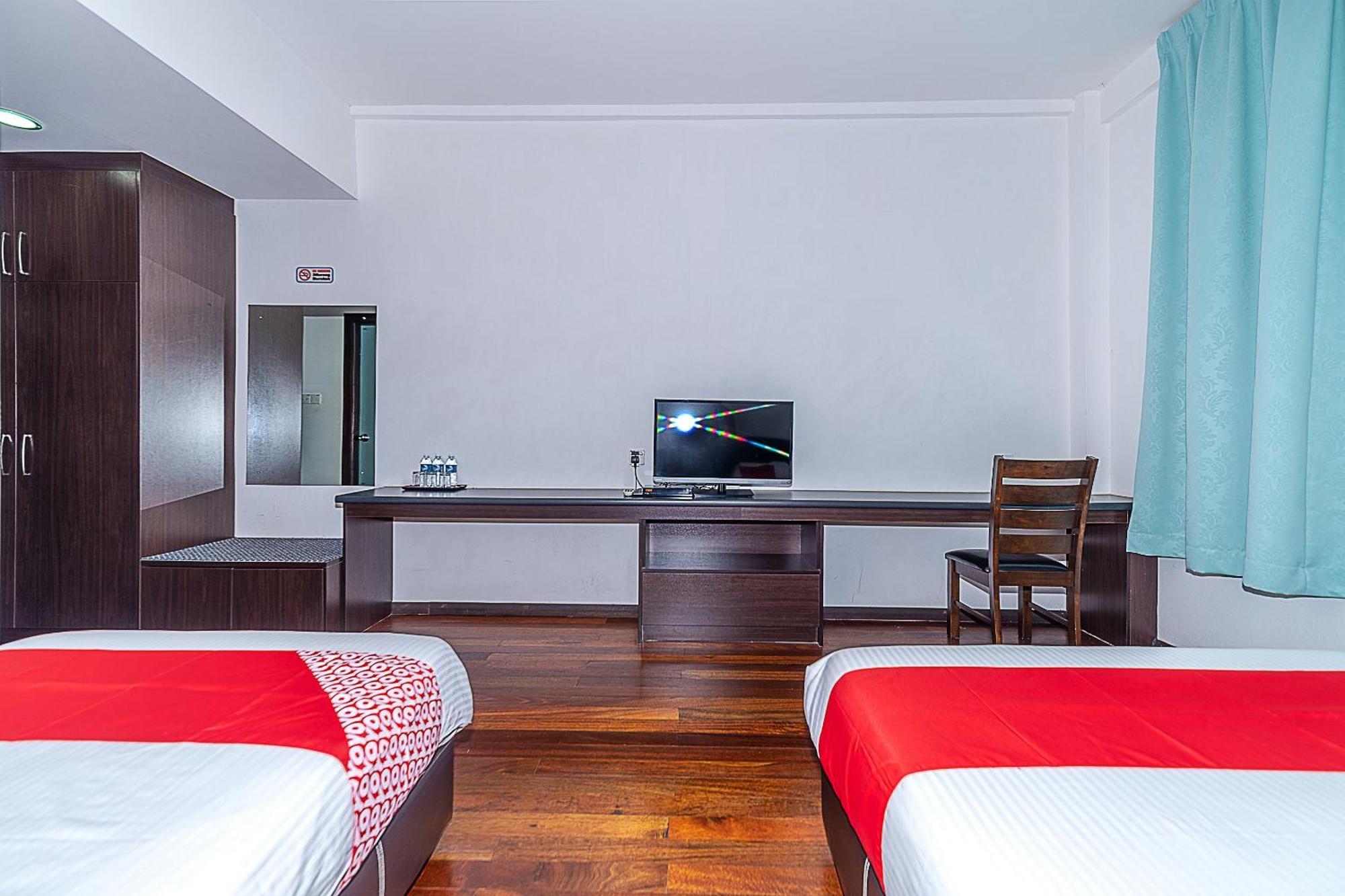 Hotel OYO 90036 Eagle Wood Garden Membakut Exterior foto