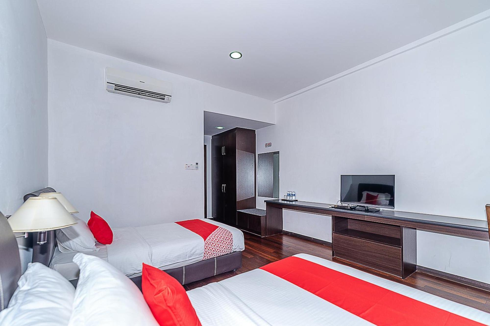 Hotel OYO 90036 Eagle Wood Garden Membakut Exterior foto