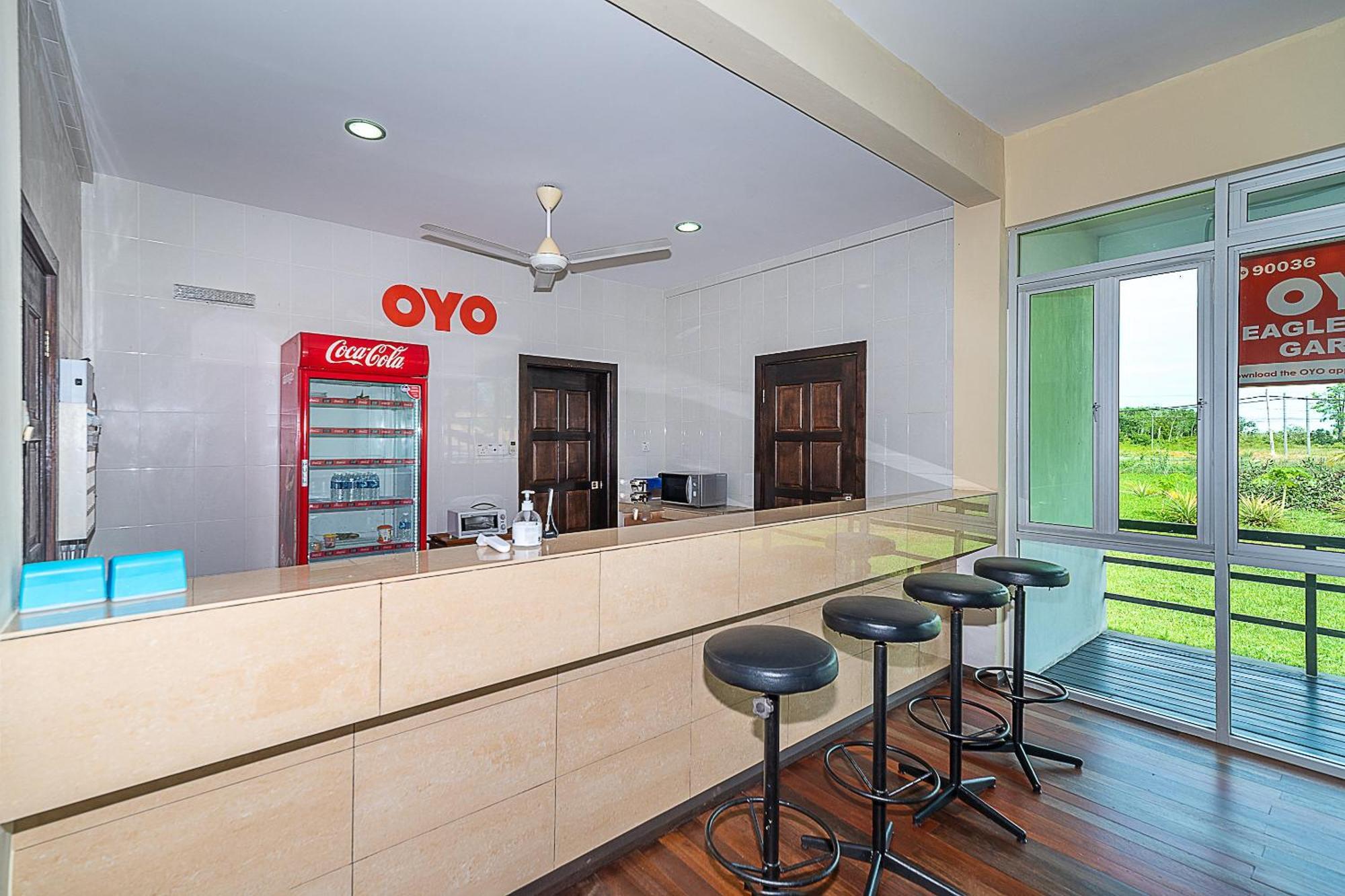 Hotel OYO 90036 Eagle Wood Garden Membakut Exterior foto