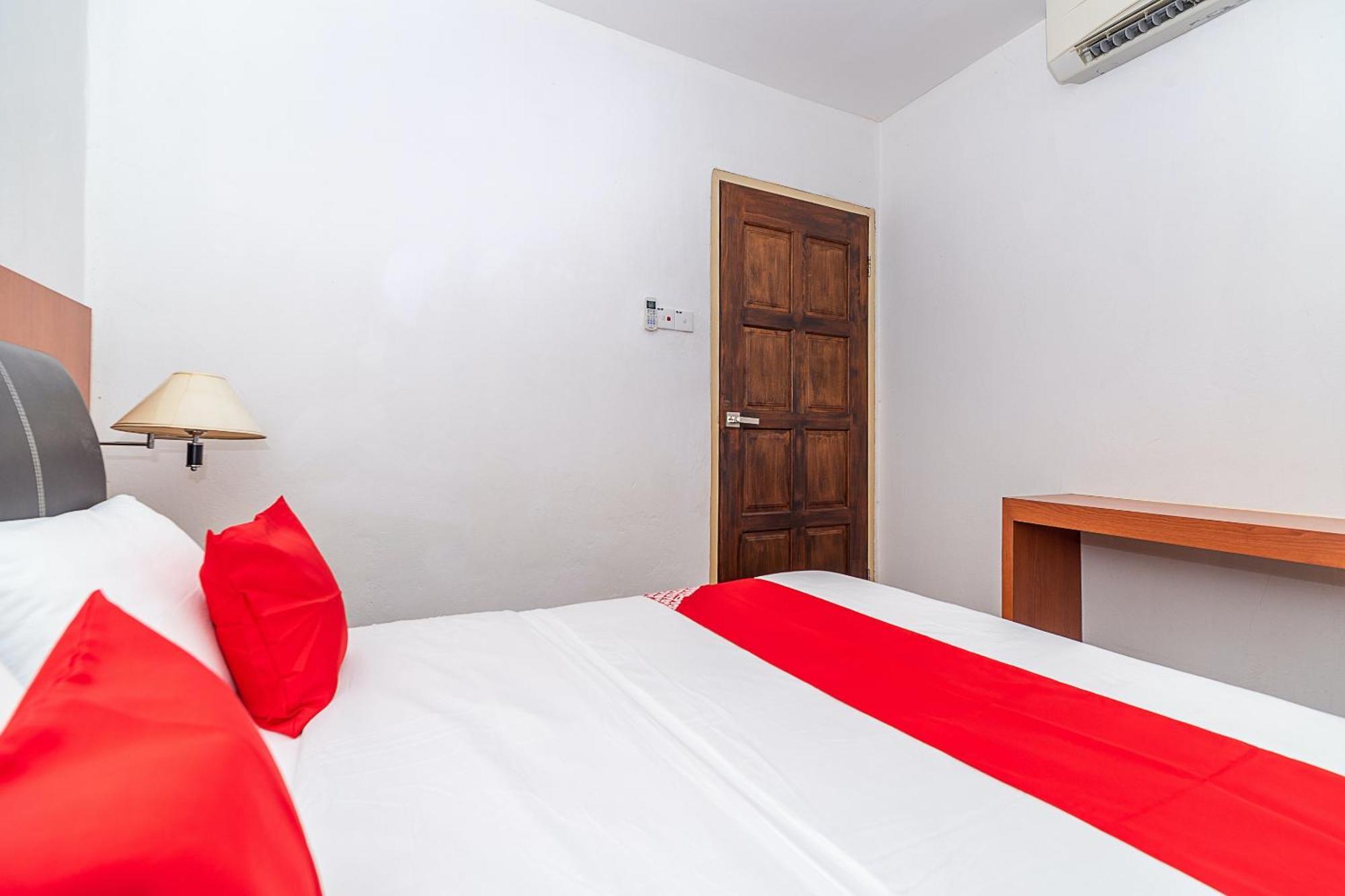 Hotel OYO 90036 Eagle Wood Garden Membakut Exterior foto